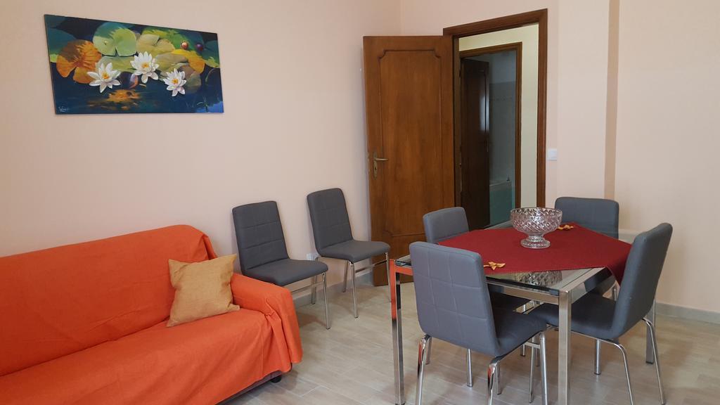 Appartamenti Naxos Giardini Naxos Bagian luar foto