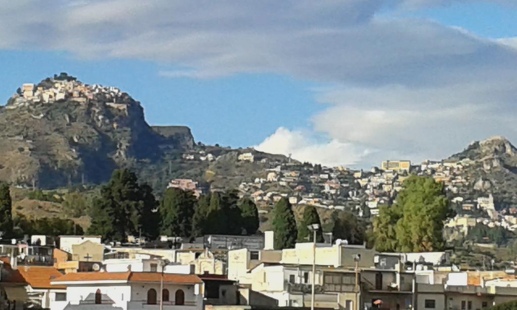 Appartamenti Naxos Giardini Naxos Bagian luar foto